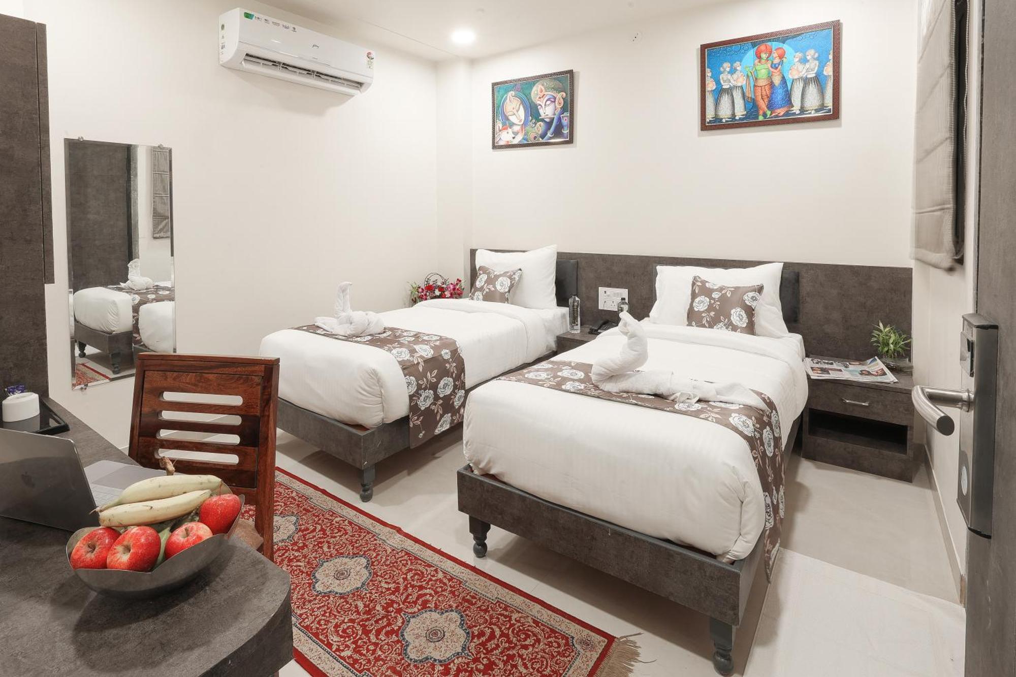 Royal Ocean Prime Hotell Jaipur Exteriör bild